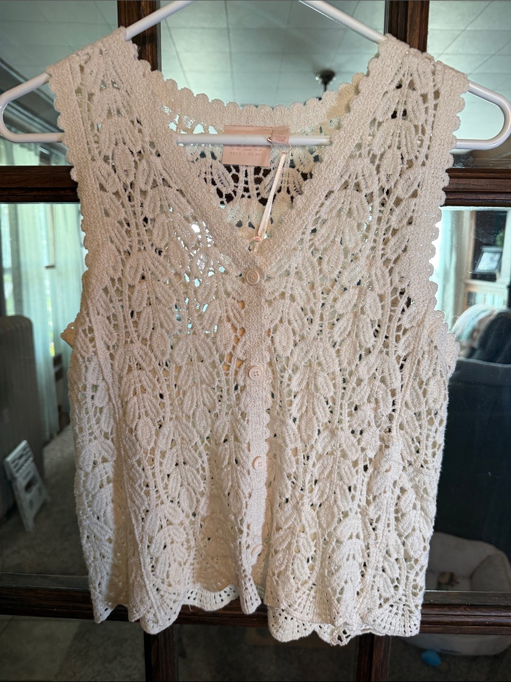 Good Luck Gem Ivory Crochet Knit Vest Button Front Cotton Cropped XS YCGK3225